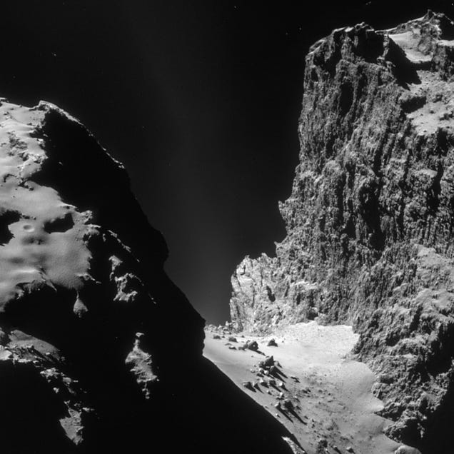 New incredible photo reveals titanic cliffs in Rosetta's comet