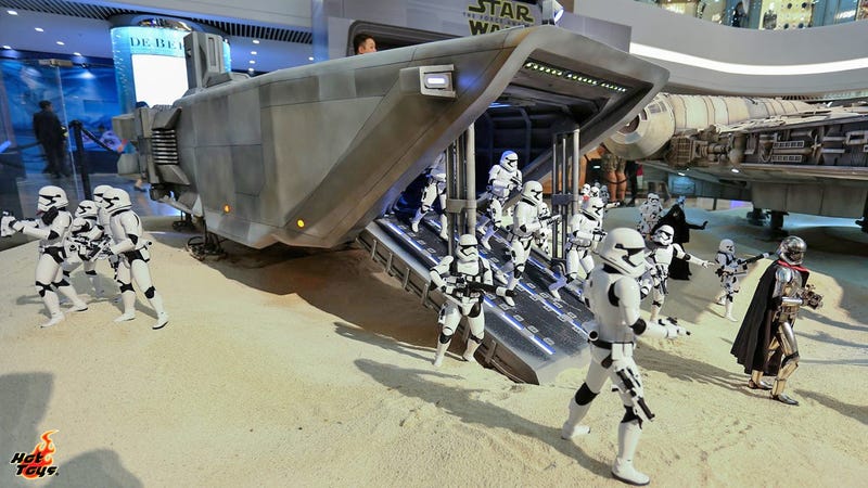 The Tiny Figures In This Massive Star Wars Diorama Are Actually A Foot 