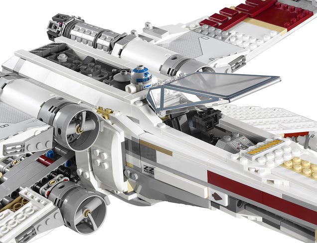 Giant LEGO X-Wing Might Be The Coolest LEGO Set Ever Made