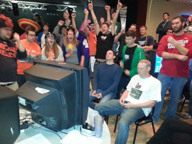 The Best at Tecmo Super Bowl Settle a Claim Made by Everyone