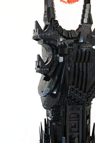 LEGO Mordor cannot be reached with plastic eagles