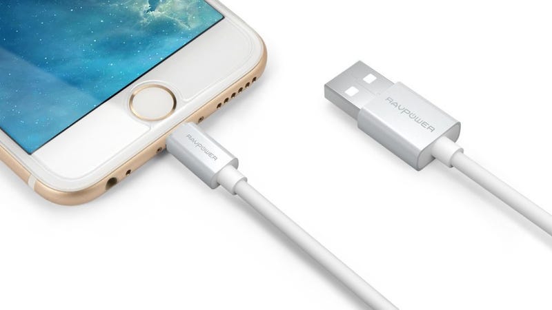 Today's Best Deals: Projection Screen, Hiking Shoes, FoodSaver, and More