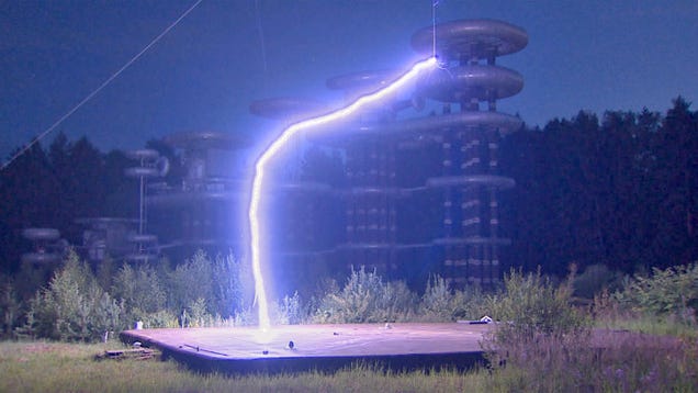 Russia's Giant Soviet Era Lightning Machine Is Terrifying