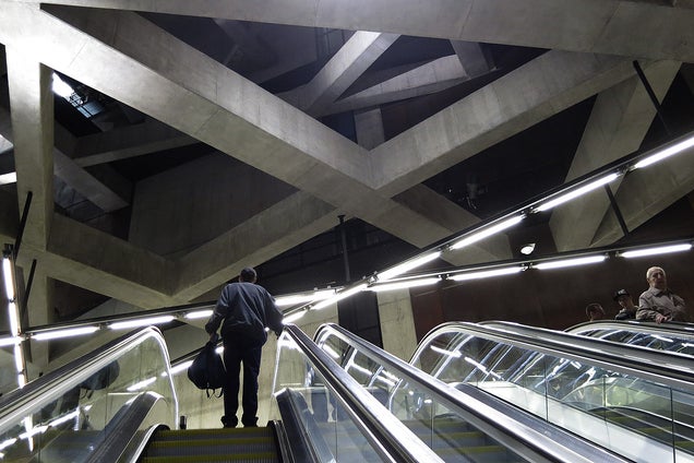 La nueva línea de metro de Budapest es un psicodélico viaje de diseño 656038486887071817
