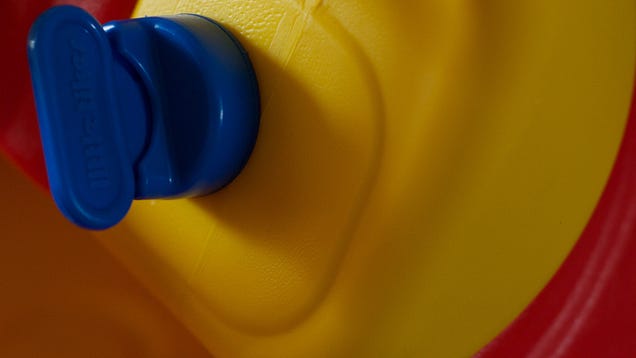 15 Photos Taken (Mostly) In Three Colors