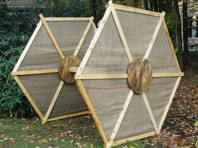 Star Wars made entirely out of scarecrows wins best Halloween lawn on this Earth