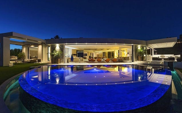 Minecraft's Creator Buys The Most Expensive House In Beverly Hills