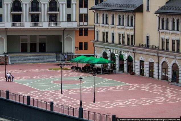 Just Six Months After the Olympics, Sochi Looks Like a Ghost Town