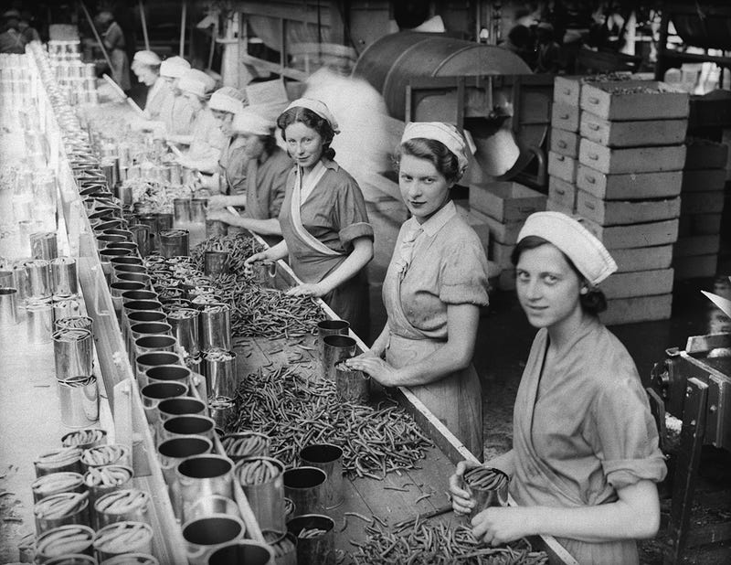The Evolution of Canned Food and Drink In 38 Pictures