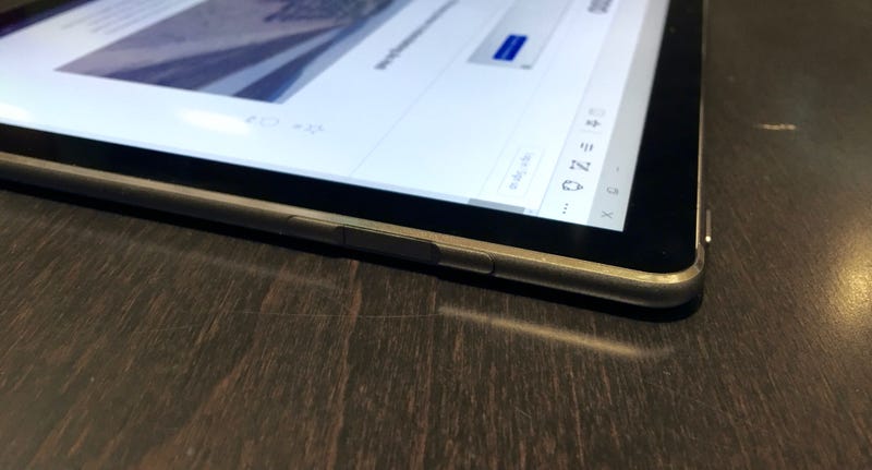 Huawei Matebook Hands-On: A Great Windows Tablet Hybrid That Isn't Anything New