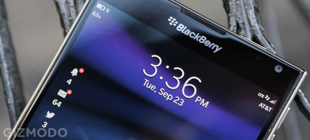 BlackBerry presenta el smartphone Passport en busca de su salvación