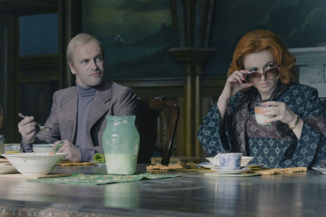 28 stills from Dark Shadows prove Tim Burton has not yet tired of pancake makeup