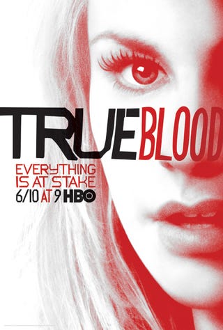 First glimpse of a fanged Chris Meloni from True Blood!
