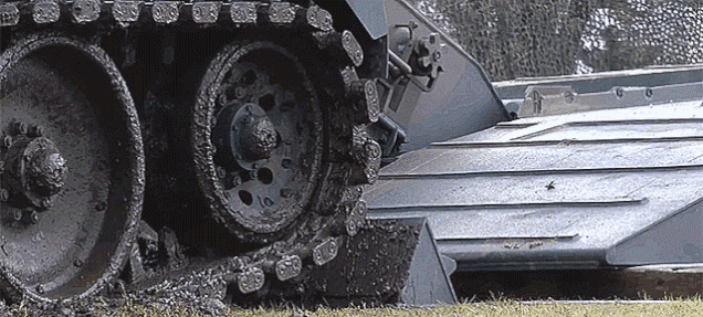 Estos tanques lanzapuentes son lo más parecido a transformers reales