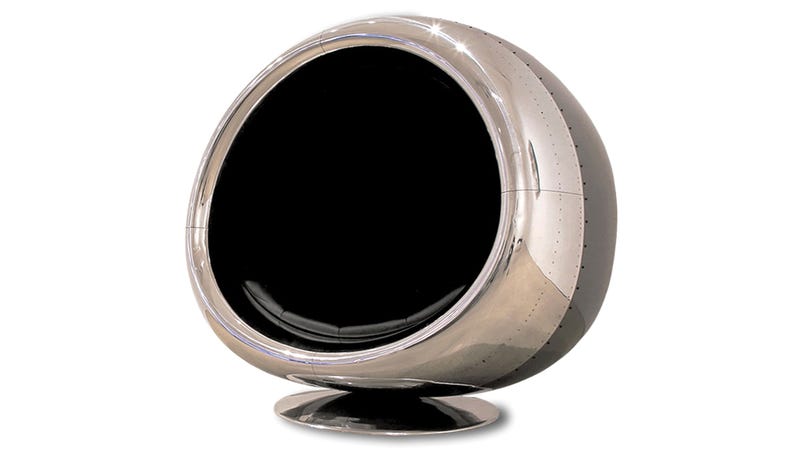 Sitting in a 737 Jet Engine Chair Turns Anyone Into a Supervillain