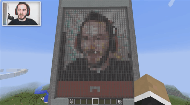 Cell Phone Built In Minecraft Can Actually Make Video Calls, Wow