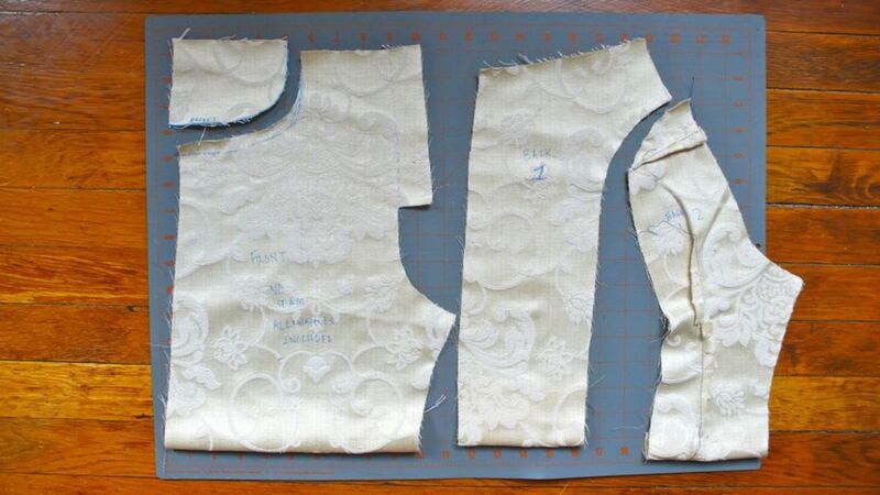 How To Make A Pair Of White Short-Shorts