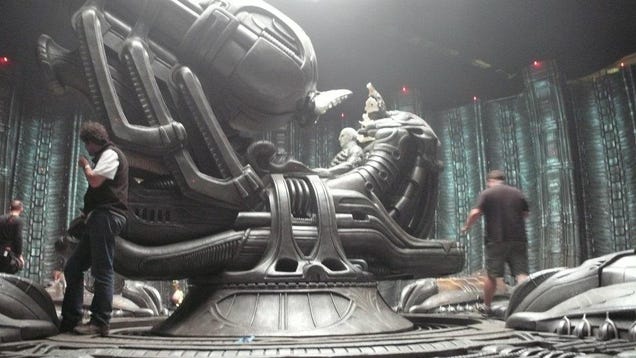 Prometheus set photos show what's under the Engineers' robes, plus a never-before-seen character