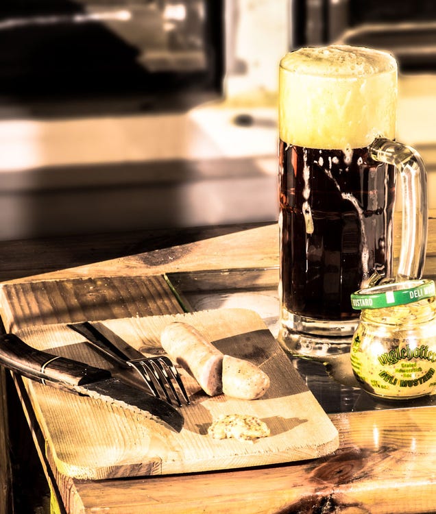 29 Sudsy, Seductive Photos of Beer