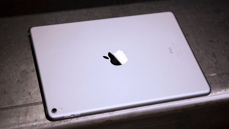 9.7-Inch iPad Pro Review: Half-Assed Excellence