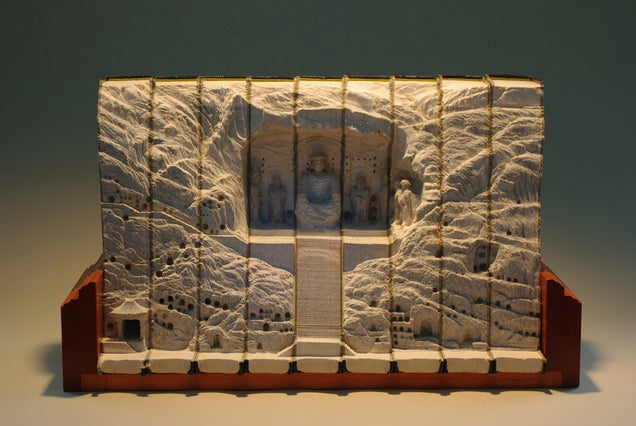 Insanely Detailed Book Sculptures Should Be Featured In National Geographic