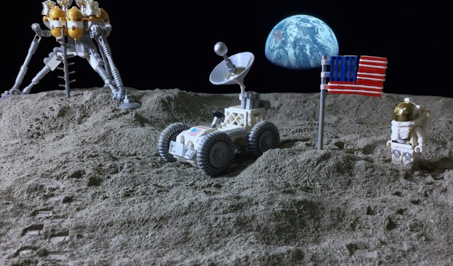 Return to the moon with this stellar Lego build