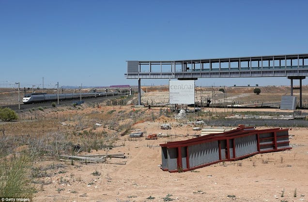 Abandoned Airport is a Video Game Level Come to Life