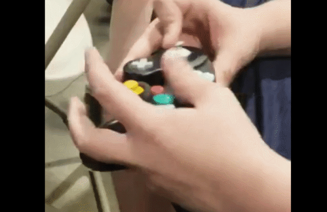 This Guy Prefers To Play <i>Smash Bros. Melee</i> With The Controller Upside Down 