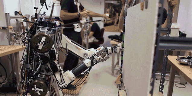 Контролируемые с помощью экзоскелетов роботы будущего уже на подходе: вариант MIT (видео)-2