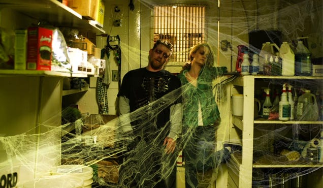 Exclusive clip from Camel Spiders, the movie inspired by the Iraq Spider Email Hoax