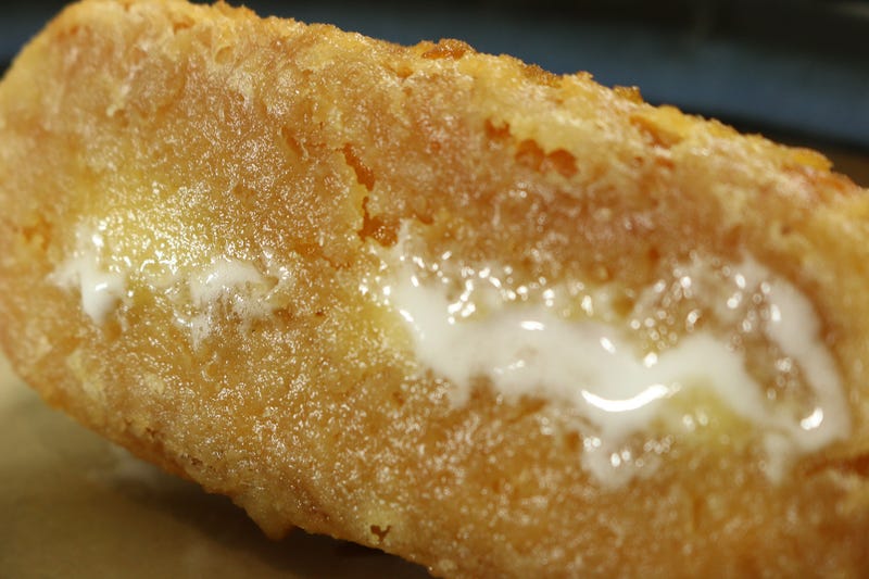 Snacktaku Cooks And Eats Hostess Deep Fried Twinkies