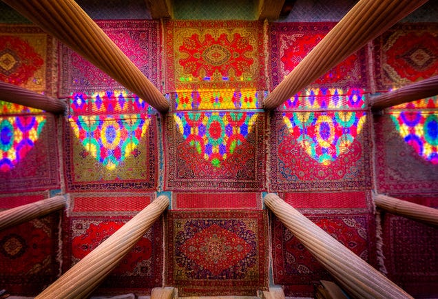 Extreme wide angle photos turn mosques into beautiful kaleidoscopes