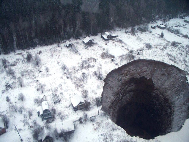 Se abre un nuevo y espectacular cráter en Rusia Aw5ydwjorpibzbrol7gv