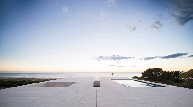 The perfect summer house is in a perfect beach in Cádiz, Spain