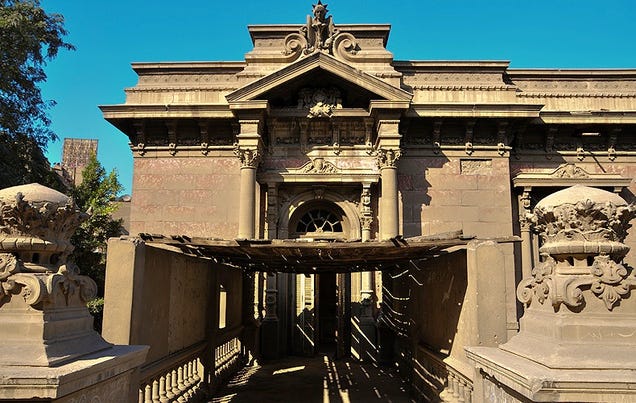 9 of the Most Fascinating Abandoned Mansions from Around the World