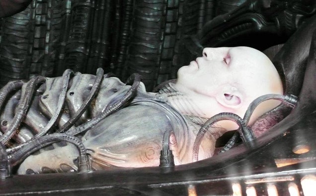 Prometheus set photos show what's under the Engineers' robes, plus a never-before-seen character