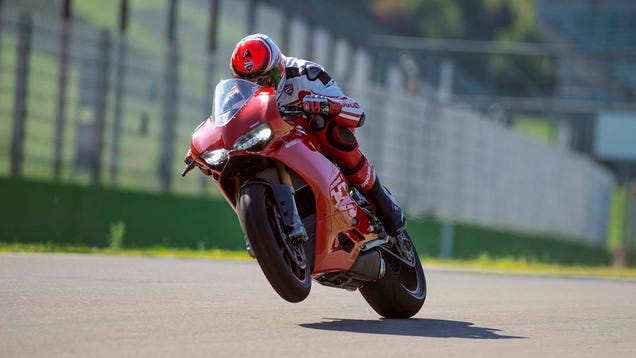 New 2015 Ducati 1299 Panigale Is A 205-HP Supercomputer