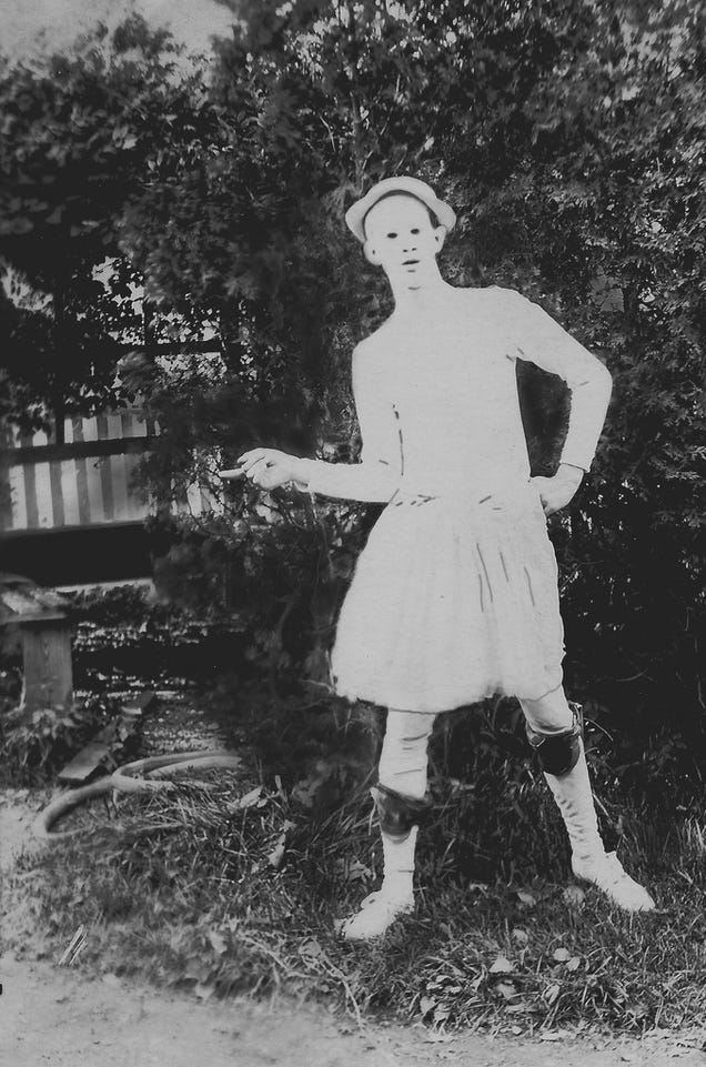 This creepy trick photo from 1875 proves our great-great-great-grandparents had a twisted sense of humor