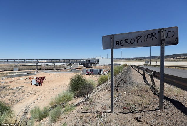Abandoned Airport is a Video Game Level Come to Life