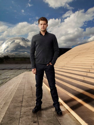 First New Photos of Fringe Season 4: What's wrong with Walter?