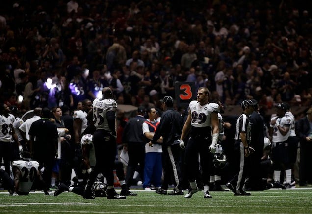 The Best And Most Surreal Photographs From The Power Outage At The Superdome