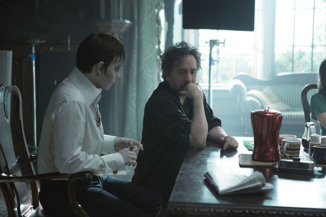 28 stills from Dark Shadows prove Tim Burton has not yet tired of pancake makeup