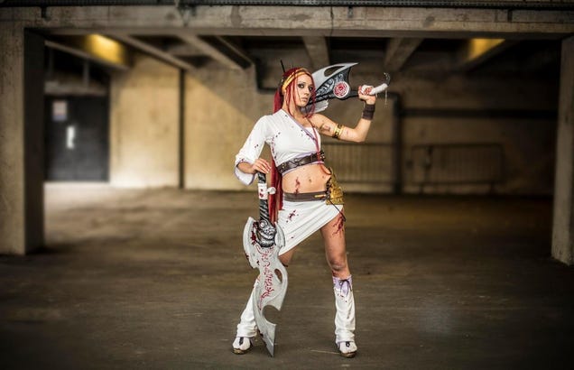Cosplaying Korra Almost Looks Impressed by Heavenly Sword, Skyrim & Final Fantasy Outfits