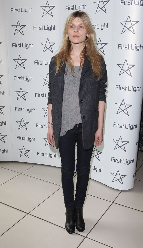 Londoners Keep It Incredibly Simple On The Non-Carpet