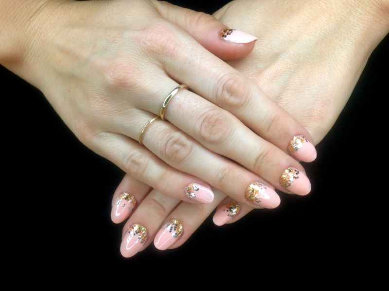 Pretty, Easy Nails: Gradient or Ombr&eacute; Glitter or Whatever You Call It?
