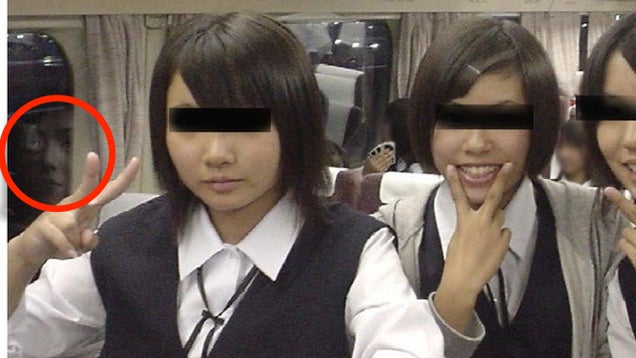 Japanese Photobombs Get Creepy and Spooky. Even with Cats.