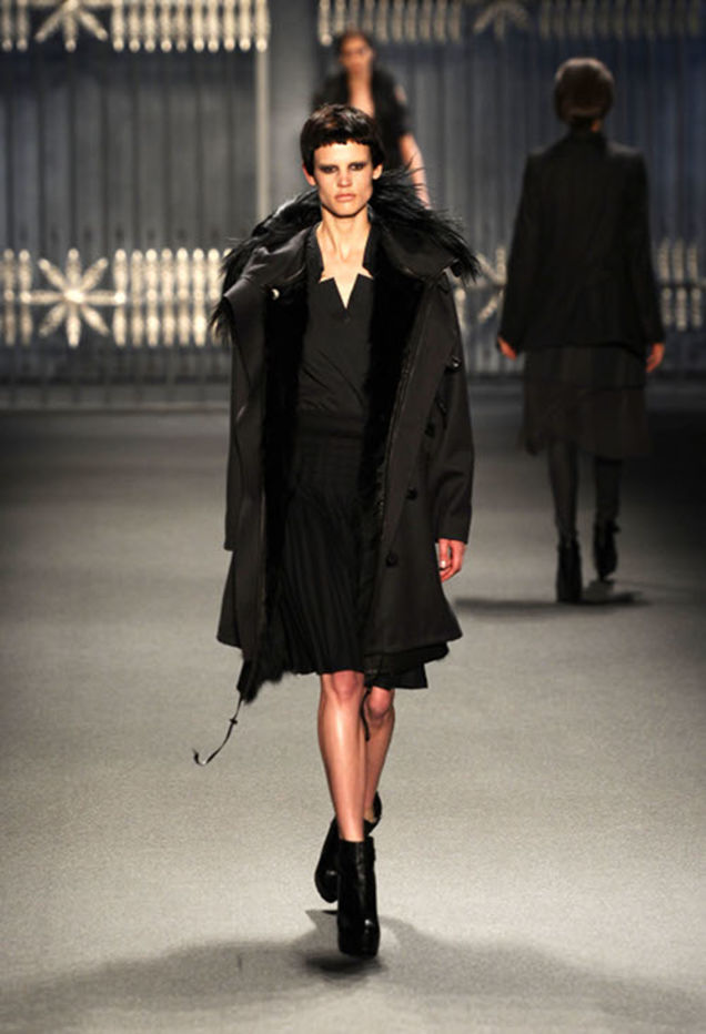 Vera Wang Makes Pleat Pleat Music