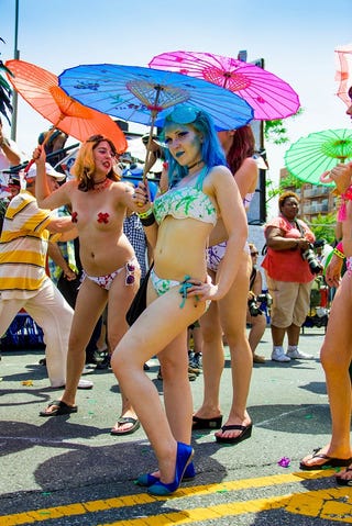 25 Sizzling Photos Of Summer