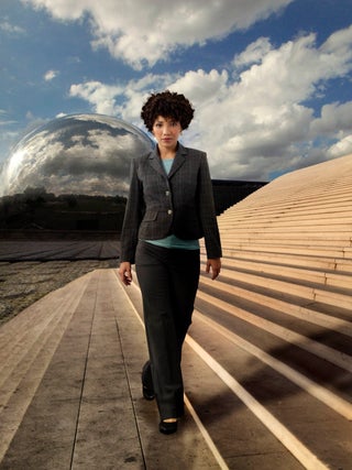 First New Photos of Fringe Season 4: What's wrong with Walter?