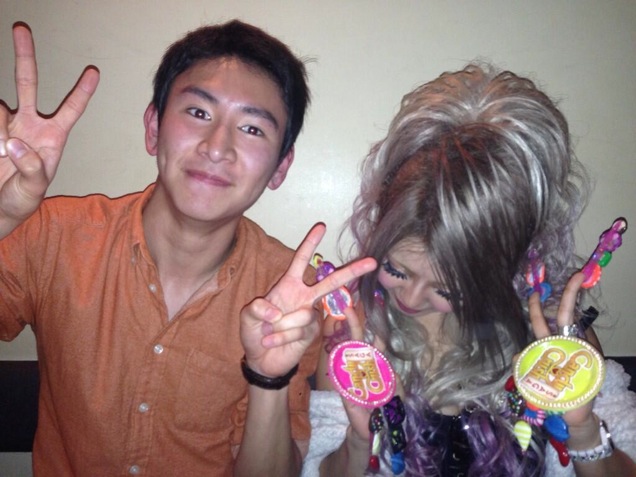 Woman Uses Her Unbelievable Fingernails To Promote Candy Crush